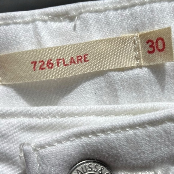 🌻NEW w.tags Levi's White 726 High Rise Flare Jeans Women's Size 30 - Picture 9 of 14